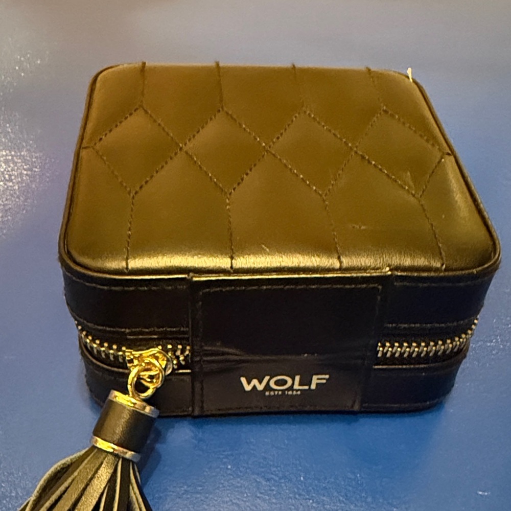Wolf Caroline Black Leather Zip Travel Case Jewelry Box